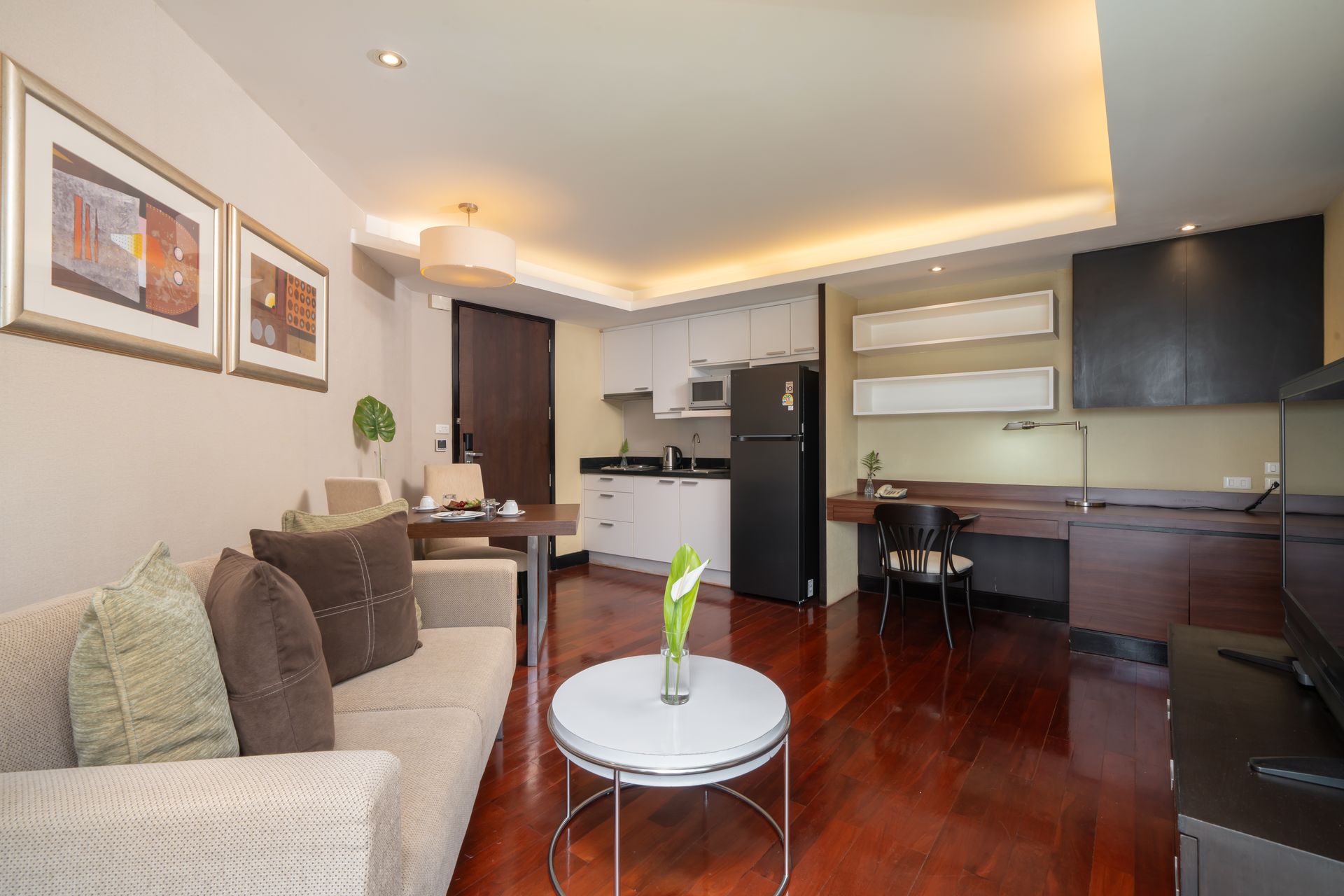 Studio Room room layout view